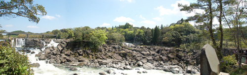 分水路建設後に曽木の滝から分水路方面を撮影した写真