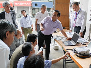 計測機器の展示、実演会