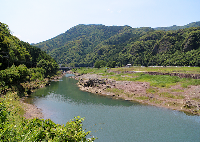 河道掘削後の上曽木地区全景